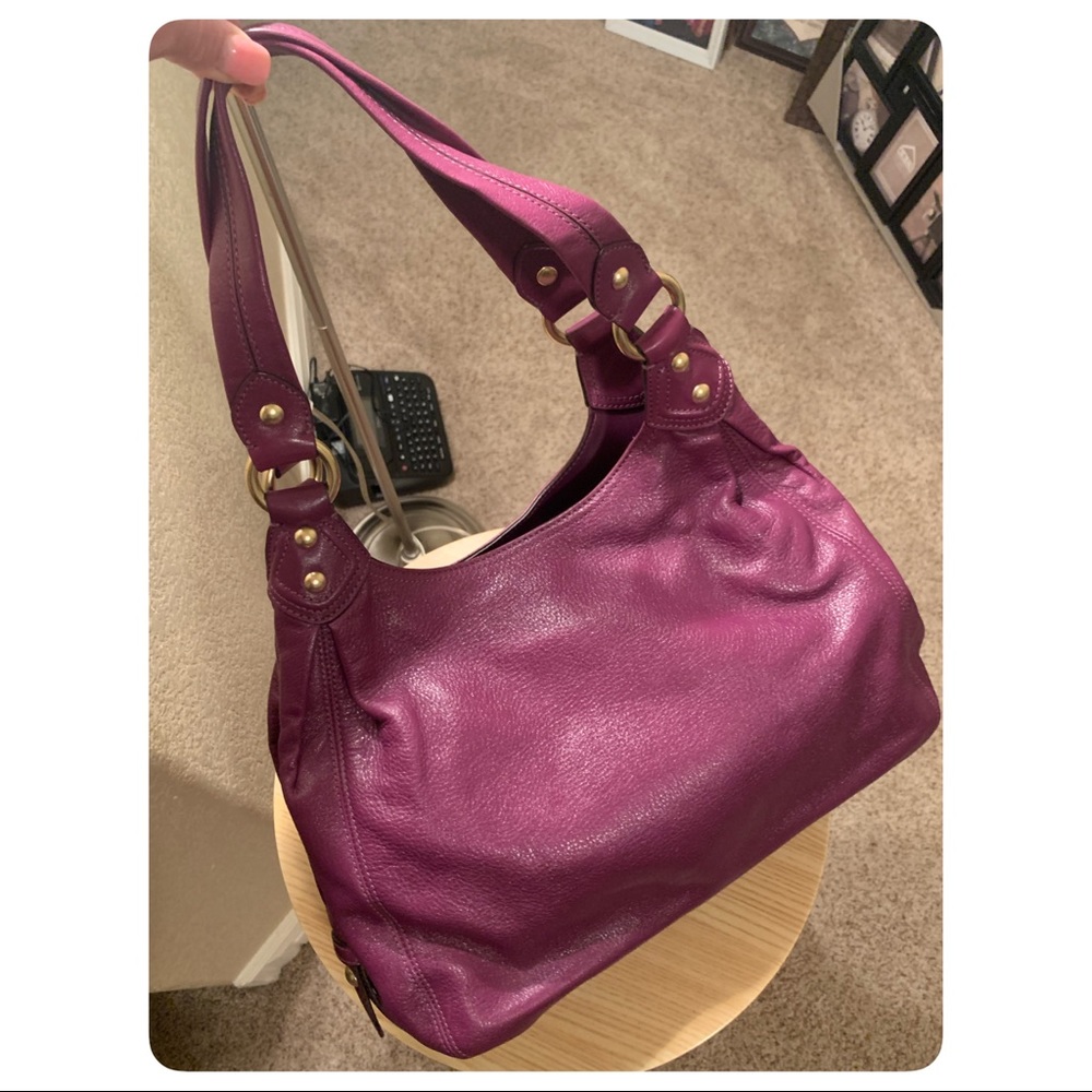 Beautiful Leather Coach Handbag - Picture 8 of 16